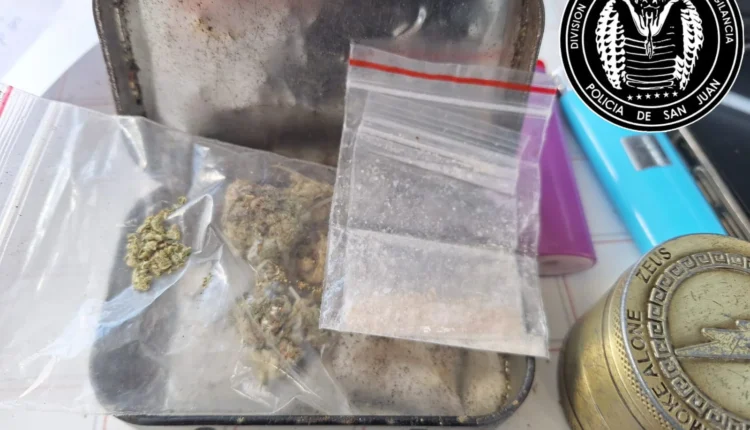 Lo detuvieron en el microcentro y le encontraron marihuana y éxtasis