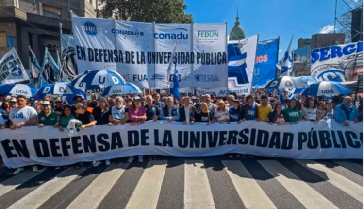 Docentes universitarios harán un paro de 48 horas el 27 y 28 de agosto