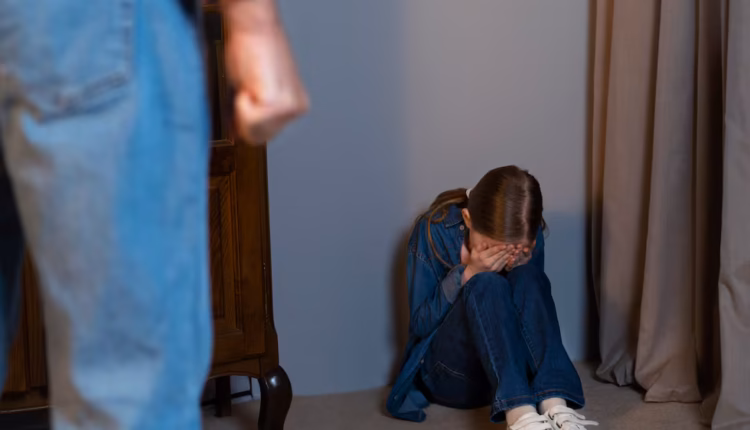 Víctimas de violencia vicaria exigen ser oídas