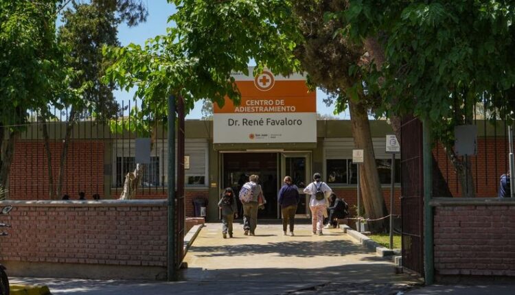 Un hombre terminó apuñalado en la cabeza al resistirse al robo