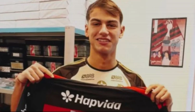 Joaquín Freitas dio el salto a Brasil y fue presentado como nuevo jugador de Flamengo