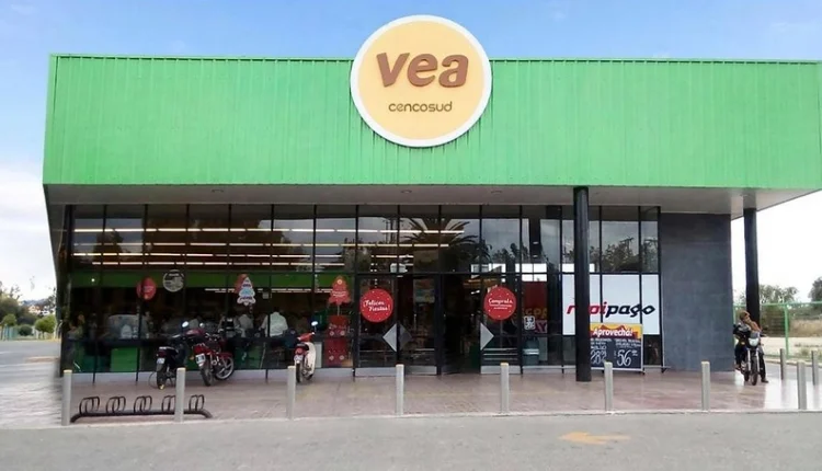 Cierra una sucursal del supermercado Vea en Rawson y negocian el futuro laboral de 12 empleados