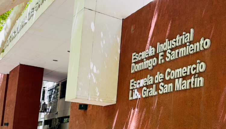 Padres autoconvocados de la UNSJ denuncian adoctrinamiento político en las aulas