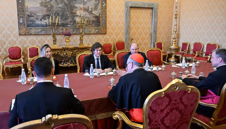 Doctrina social, IA e inmigración: el mensaje de la Iglesia que espera el Gobierno durante la visita del Papa