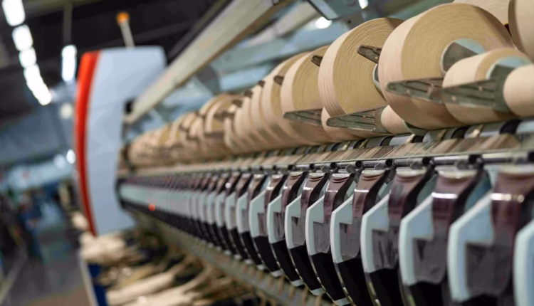 La actividad textil cayó más de 24% interanual en el primer semestre y ya cierran unas 30 empresas por mes