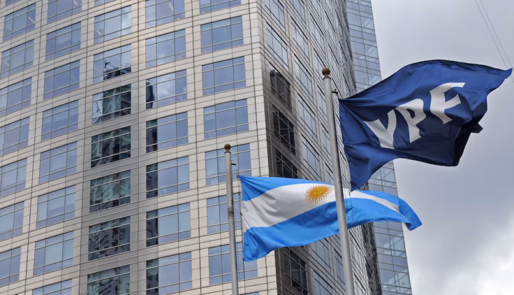 Luego de perder el juicio por la expropiación de YPF en EEUU, Burford reclama ahora ante el tribunal arbitral del Banco Mundial