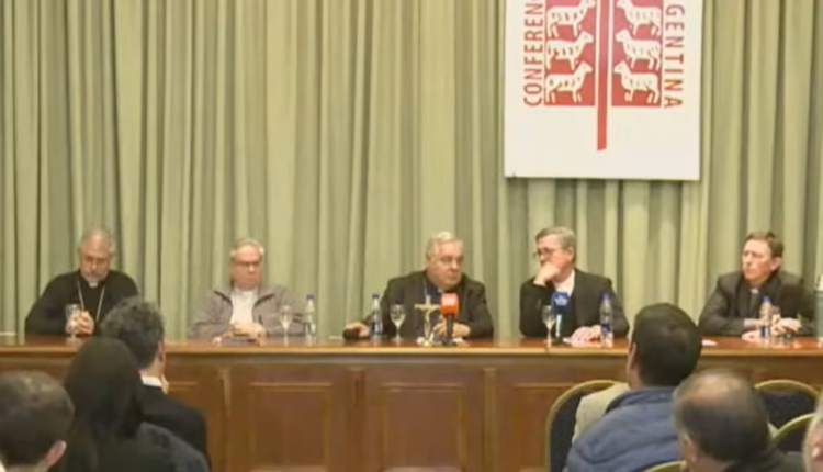 En la antesala de la visita del Papa León XIV, la Iglesia aseguró que hay diferencias con el Gobierno: “No está mal reconocerlas”