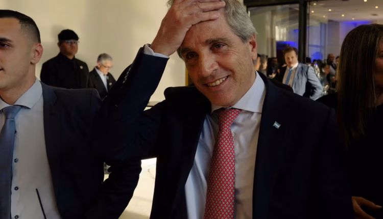 Luis Caputo respaldó la cadena nacional por Malvinas: “Nadie puede estar en contra de algo que une a todos los argentinos”