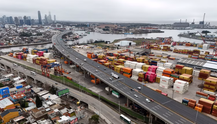 El Gobierno prevé un fuerte salto de las importaciones en 2027: cuánto crecerán y qué pasará con el superávit comercial