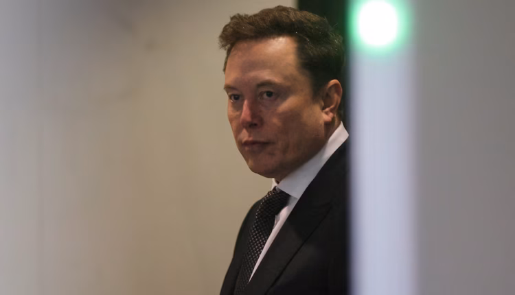 Elon Musk califica las advertencias sobre la IA como “operación psicológica”