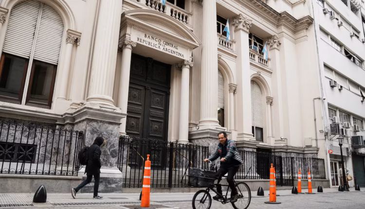 Ante la suba del dólar, el Banco Central evitó comprar divisas por tercera vez en el año