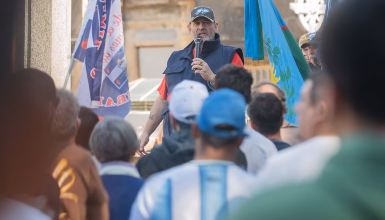 “Que se banque la interna”: Cúneo desafió a Máximo Kirchner en un acto de homenaje a José Ignacio Rucci