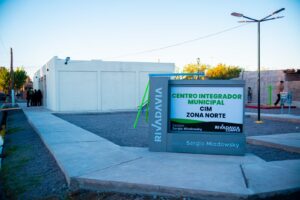 Rivadavia transforma un lugar olvidado en un nuevo espacio para los vecinos: Miodowsky inauguró el primer Centro Integrador Municipal Rivadavia transforma un lugar olvidado en un nuevo espacio para los vecinos: Miodowsky inauguró el primer Centro Integrador Municipal