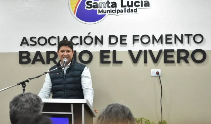 Obras municipales en Santa Lucía: renovaron de manera integral la Unión Vecinal y el espacio público del barrio Vivero