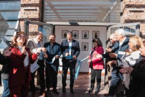 84 años de historia y democracia: Rawson inauguró la Galería de los Intendentes y homenajeó a quienes trabajaron por el departamento