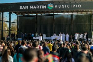 Unos 12.000 jóvenes marcharon hacia San Martín en la 46.ª Peregrinación a Ceferino Unos 12.000 jóvenes marcharon hacia San Martín en la 46.ª Peregrinación a Ceferino