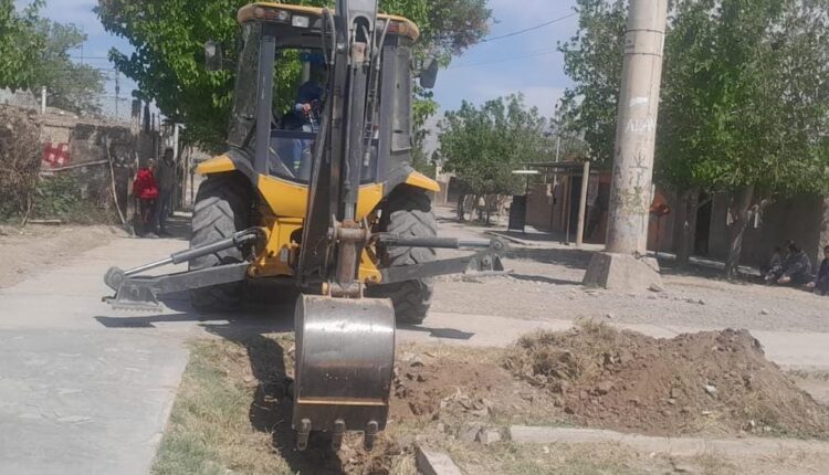 Rivadavia intensifica los trabajos preventivos y avanza con la limpieza de desagües en distintos sectores