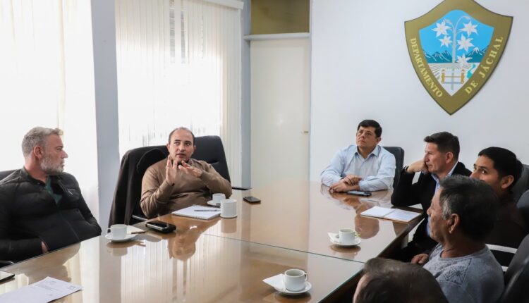 Jáchal: el intendente Espejo se reunió con empresas de áridos para coordinar medidas preventivas ante alertas climáticas
