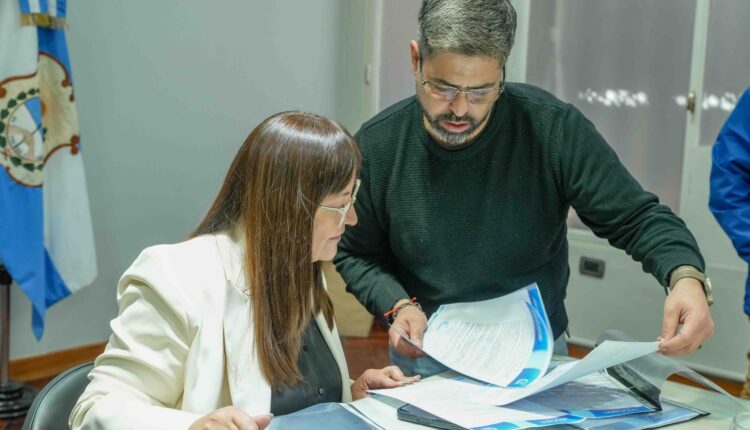 Chimbas impulsa la inserción laboral mediante un histórico acuerdo educativo con la Fundación EDUCARA