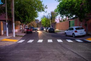 Del compromiso a la realidad: Miodowsky inauguró en 20 días el pavimento de los cinco pasajes del Barrio 2 de Agosto
