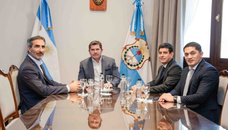 Orrego recibió a una autoridad de una compañía aérea low cost
