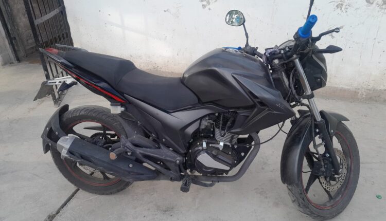 Golpe al robo piraña en un local de comidas: allanan el Barrio Las Rosas y condenan al ladrón tras secuestrarle mercadería y una moto adulterada