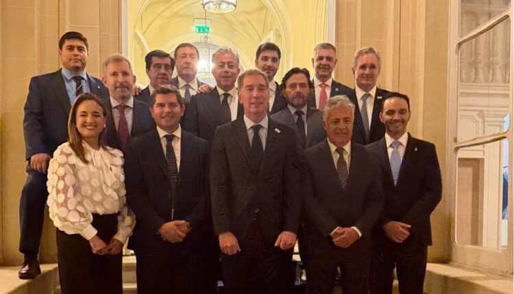 Orrego y otros gobernadores analizaron con Santilli la eliminación de las PASO 2027 y cambios en tierras rurales