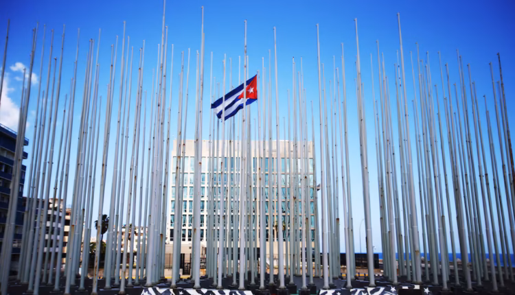 Estados Unidos endureció su ofensiva contra la dictadura cubana y cerró nuevas vías financieras al régimen