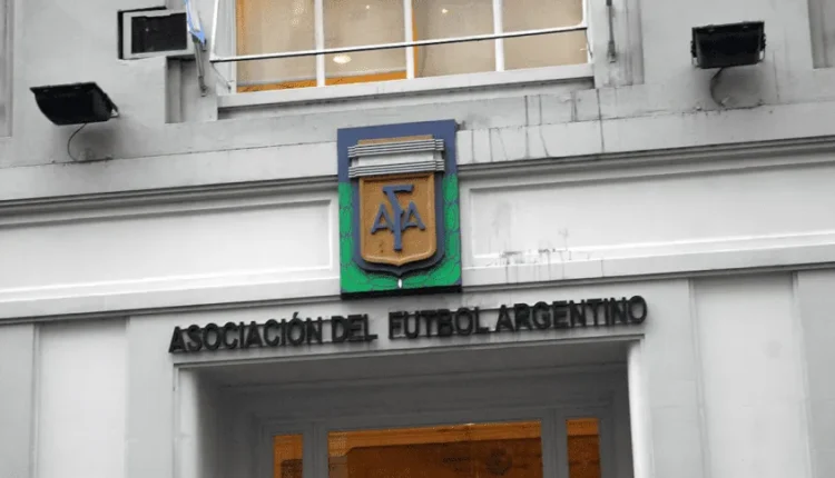 La AFA postergó el fallo por el reclamo de Vélez contra Boca