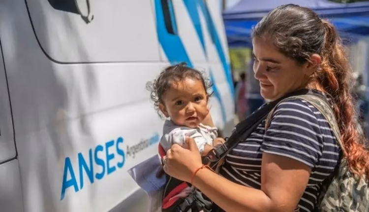 Milei busca eliminar los aumentos automáticos de la AUH y asignaciones familiares