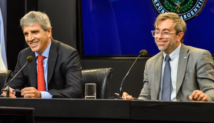 El Gobierno aseguró que no habrá volatilidad económica en 2027 y volvió a negar que el dólar esté atrasado