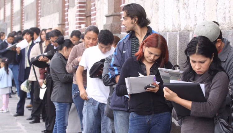 El desempleo volvió a crecer y el empleo informal alcanza al 45%