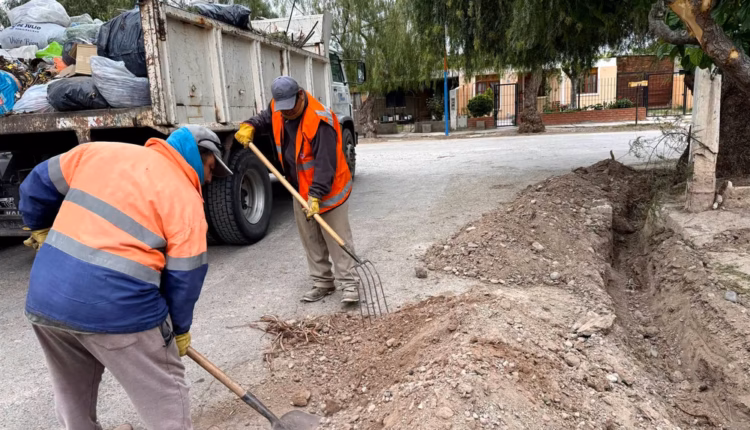 El Municipio de 9 de Julio ejecuta obras preventivas en los barrios para mitigar los efectos del fenómeno de El Niño
