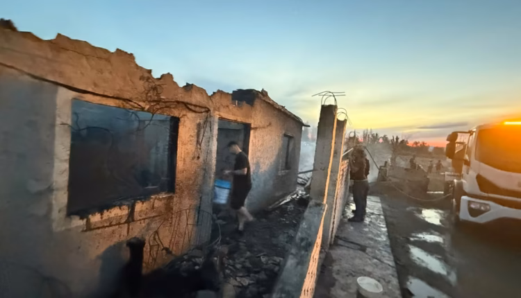 Furia del Zonda en San Juan: casas destruidas, fuego sin control y desesperación en Médano de Oro