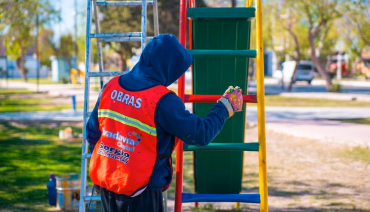 Rivadavia puso en marcha la remodelación integral de la Plaza Esteban Echeverría