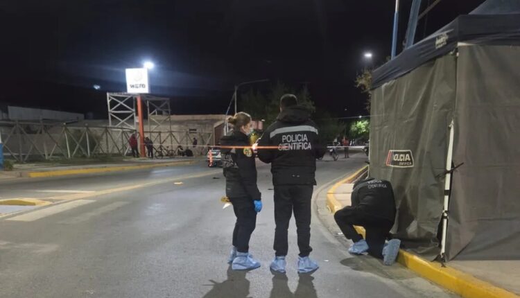 Tragedia vial en Pocito: identificaron al joven motociclista que murió tras perder el control en una rotonda
