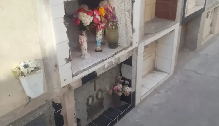 Nueva ola de robos en el cementerio de Caucete: desvalijan nichos y se llevan hasta las puertas