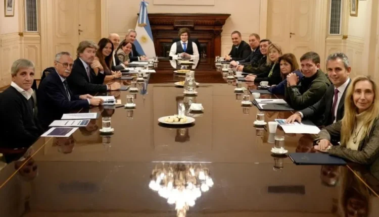 Tras los anuncios por Malvinas: Milei reúne al Gabinete con dos objetivos clave en la mira