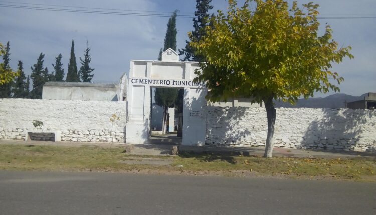 Misterio en Valle Fértil: hallaron un presunto “trabajo de magia” frente al cementerio municipal