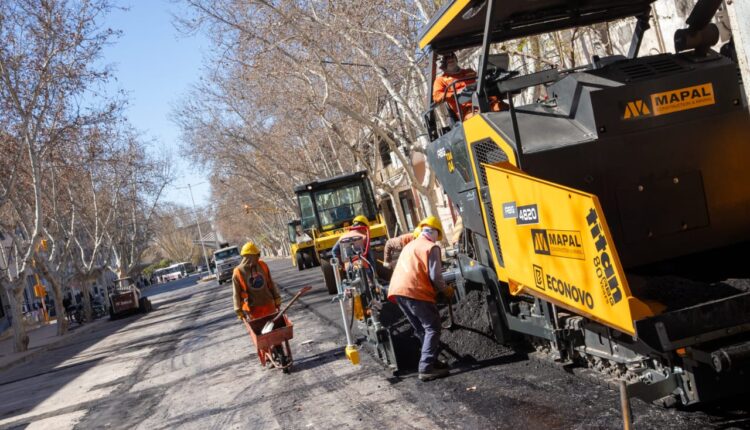 Cortes y desvíos en el microcentro sanjuanino por obras de pavimentación en calle General Acha