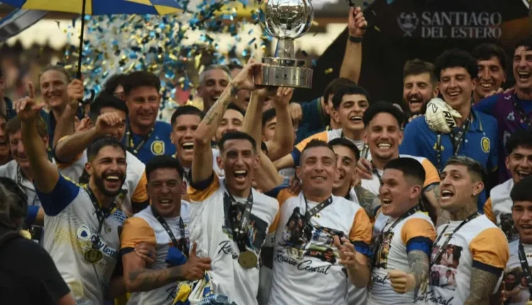 Supercopa caliente: Rosario Central se quedó con el título tras vencer a Estudiantes con doblete de Di María y una batalla campal en el final