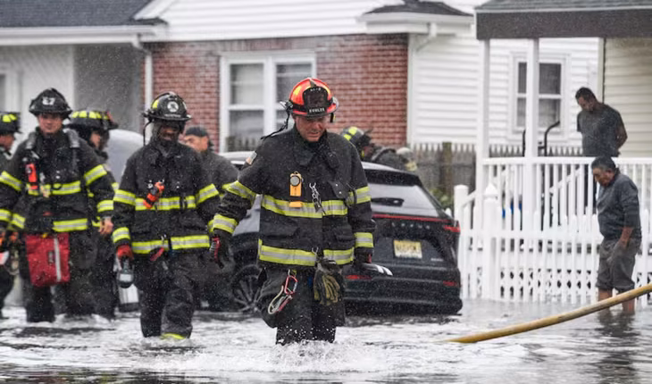 Fuerte tormenta golpeó el noreste de EEUU y dejó un muerto, cortes de luz e inundaciones