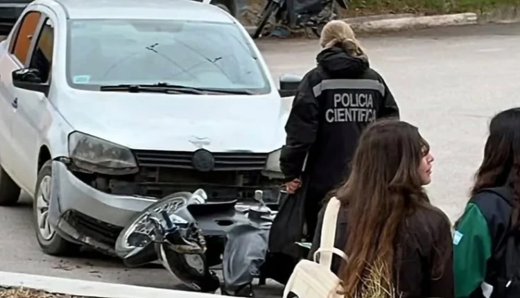 Violento choque en Jáchal: una motociclista sufrió una fractura expuesta y fue trasladada de urgencia al Hospital Rawson