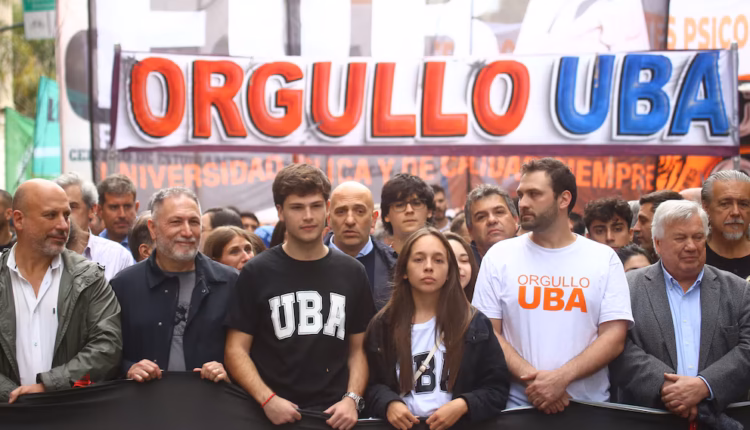 La UBA se desligó de los incidentes en la marcha y exigió que el Gobierno cumpla con la Ley de Financiamiento Universitario