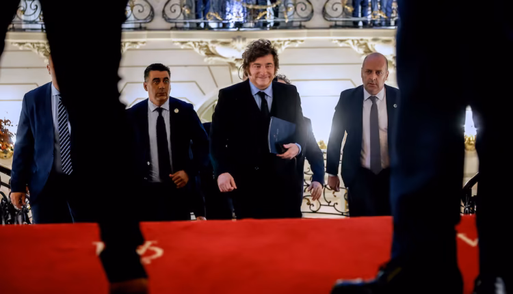 Javier Milei llama “impresentable dictador” a Pedro Sánchez y desea que los españoles lo echen “a patadas” en las elecciones generales