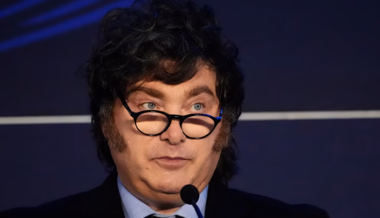 En línea con el FMI, Milei explicó por qué este año la economía crecerá menos de lo previsto