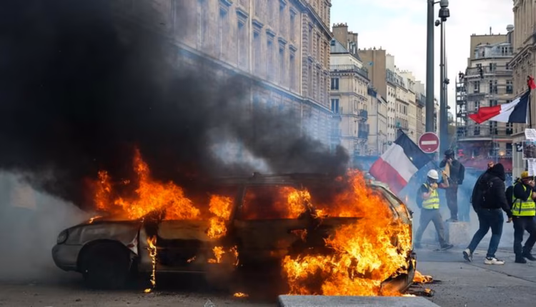 Francia desplegará 70.000 agentes de policía y gendarmes tras anuncio de nuevas protestas el sábado