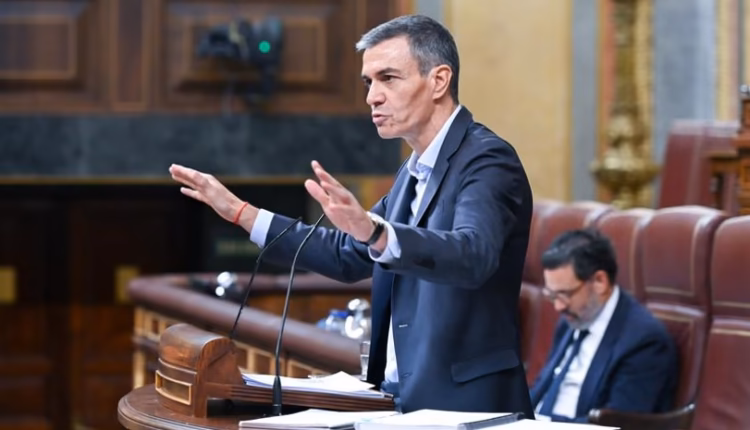España: Sánchez declara tres días de luto nacional por colisión de trenes de alta velocidad