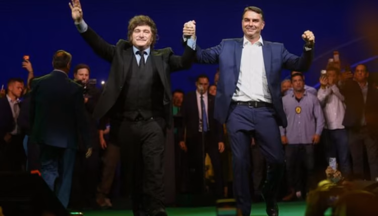 Milei sigue de cerca la elección en Brasil y apuesta a una internacional de derecha si gana Bolsonaro