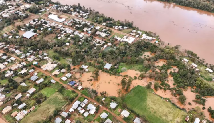 Evacuaron a seis familias en Concordia y alertaron por una nueva crecida crítica del río Uruguay